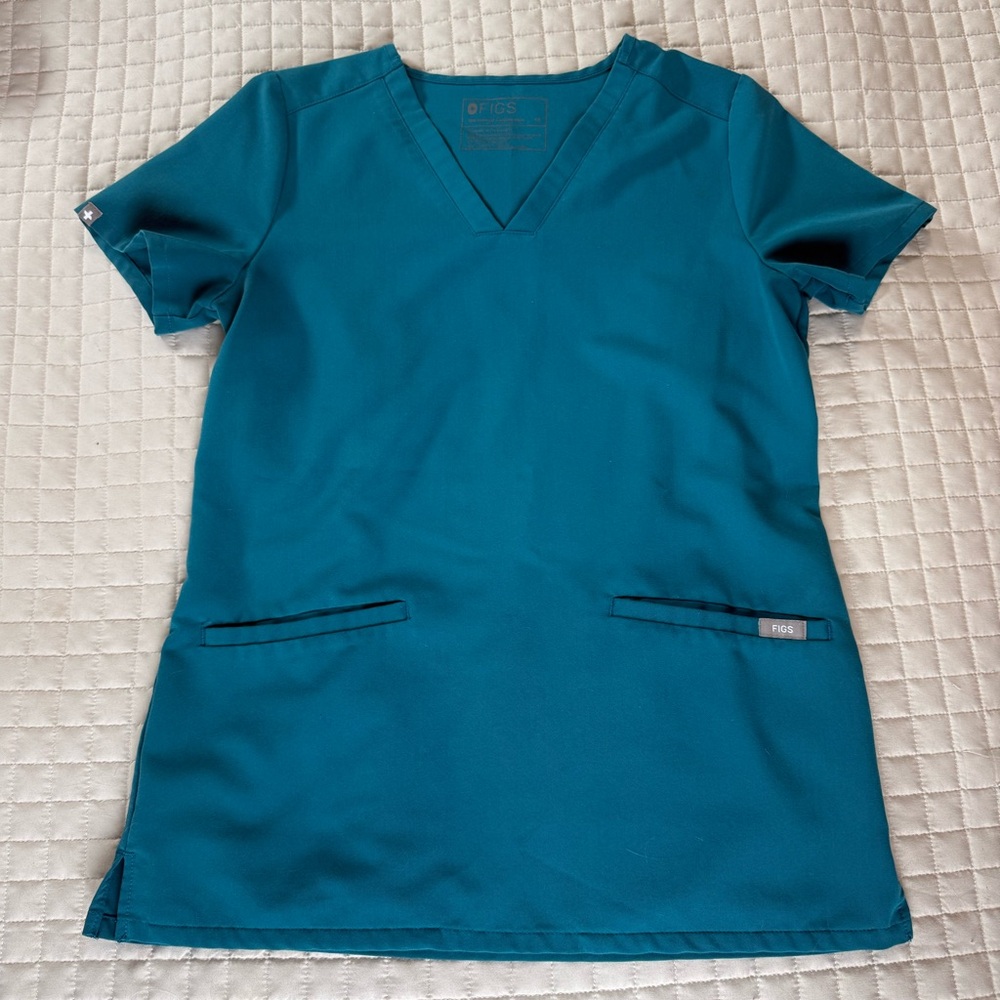 Figs Pacific Blue Casma 3 Pocket Scrub Top